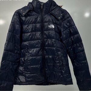 The North Face Women's Metropolis Parka slim-fit waterrepellent down jacket coat